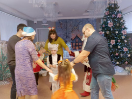 Новый год в кругу семьи Новый год в кругу семьи.
